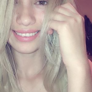 Meet your Posher, Alexandra